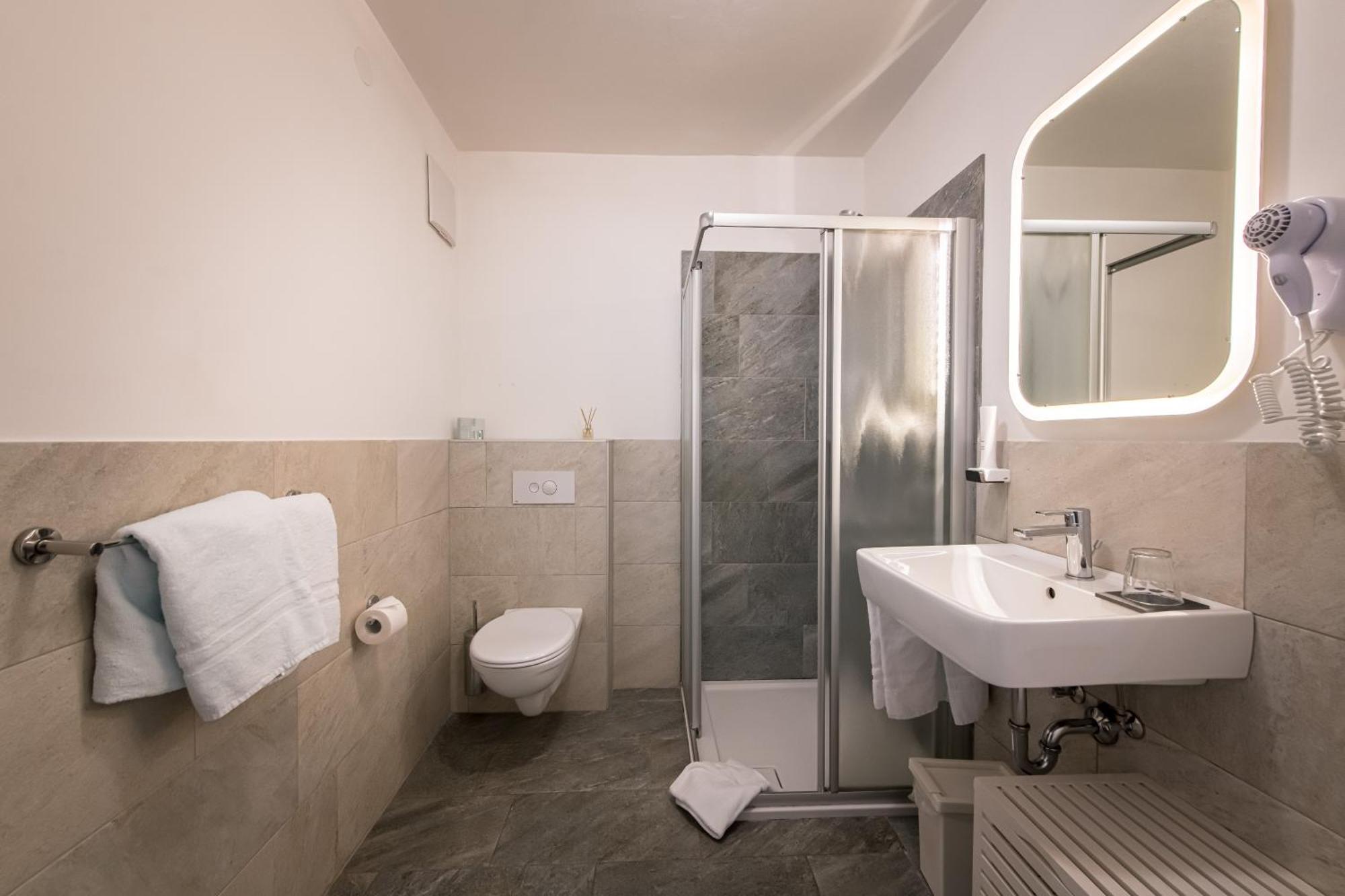 بَرونيكو Am Schloss Guest House الغرفة الصورة
